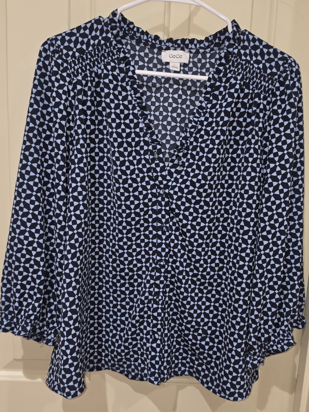 CeCe Navy and Light Blue Geometric V-Neck Peasant Blouse Women Size Large